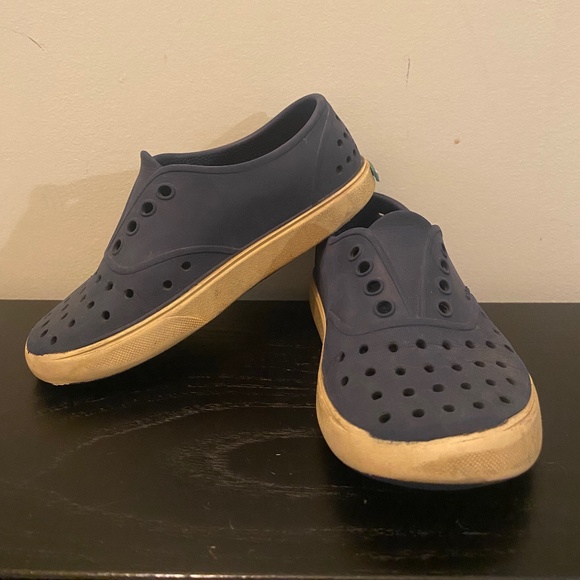 Native Shoes Navy Blue C10 - Picture 1 of 5